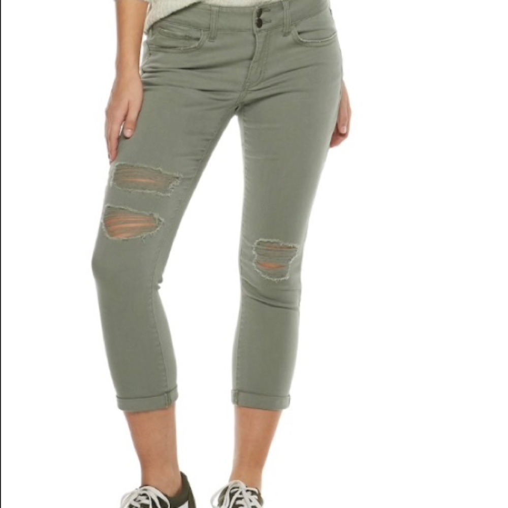 🍍SO brand double button Capri jean in olive  🍍